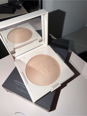 laura mercier Luminous Pressed Powder - Champagne